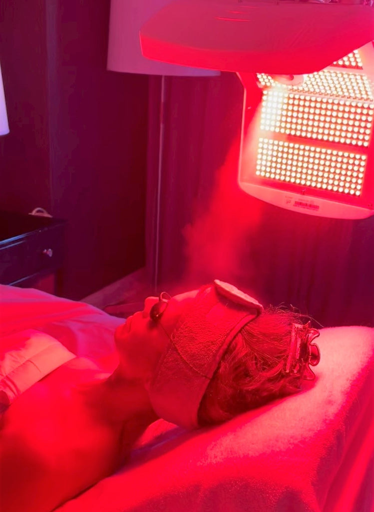 OUR MUST-HAVE OXYLIGHT FACIALS